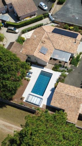 LesOyats33 - Maisonnette avec accès Piscine, Arès (foto 3)