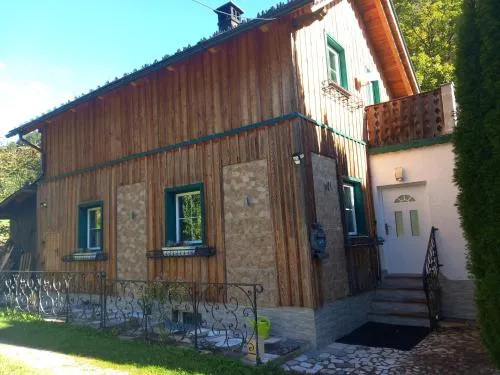 Altes Forsthaus am Bach in Altaussee, Österreich