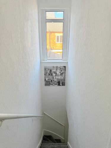 BIG double room Attached Shower near to city center in 诺丁汉