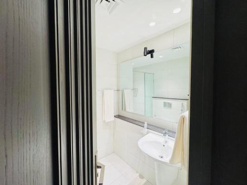 Taj Hotel Premium Residency F-7 Islamabad - image 10