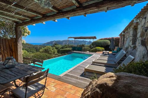 Bergerie de luxe avec piscine chauffée vue sur la baie de Santa Giulia - image 9