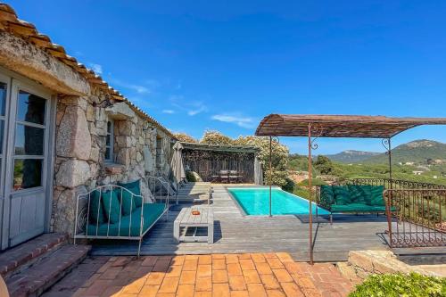 Bergerie de luxe avec piscine chauffée vue sur la baie de Santa Giulia - image 5