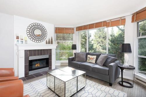 Woodrun Lodge 107 | New Listing! Ski-in, Ski-Out, Heated Pool, Hot Tub & Parking