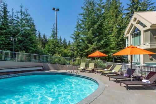 Woodrun Lodge 107 | New Listing! Ski-in, Ski-Out, Heated Pool, Hot Tub & Parking in Whistler, Canada