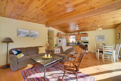 Private 7-Acre Retreat On-Site Pond, Streams in Jewett, USA