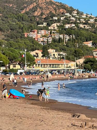 plage, Studio climatisé vue mer à proximité de la plage (Studio climatise vue mer a proximite de la plage) in Agay
