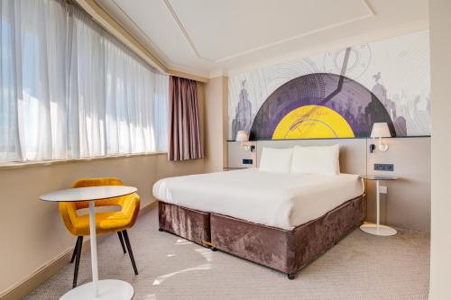 room detail thumbnail 1