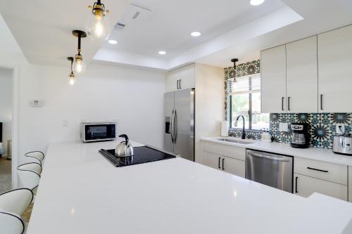 Palm Desert Condo with Community Pool and Views!, Palm Desert (Foto 8)