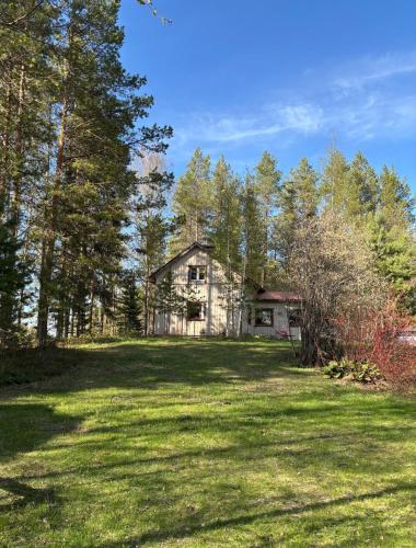 Mökki järvenrannalla (Mokki jarvenrannalla) in Kestilä