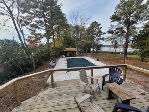 Spacious 4BR Home w Pool • Family Friendly