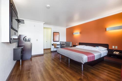 Motel 6-San Jose, CA - Convention Center