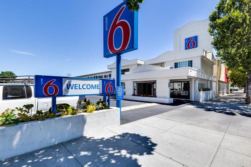 Motel 6-San Jose, Ca - Convention Center - Photo 3 of 77