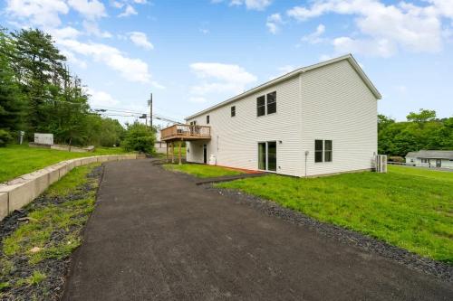 Upstate NY Escape - Game Ready, Game Room, Pool Table, Firepit, Delaware River in 傑維斯港