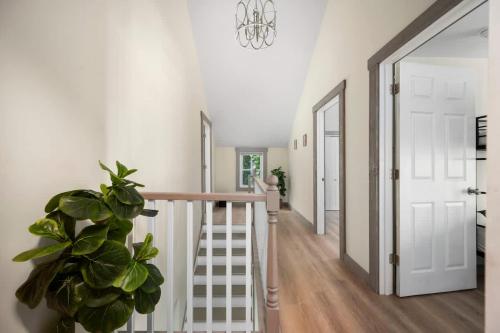 Nature Getaway - Creek, Firepit, Deck, Privacy - Delaware River in 傑維斯港