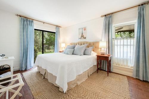 Sunny Pointe home - image 12