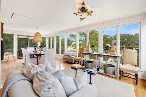Sunny Pointe home in Debidue Island (SC)