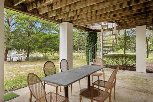 Sunny Pointe home - image 2