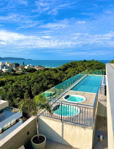 Luxo e conforto perto do mar