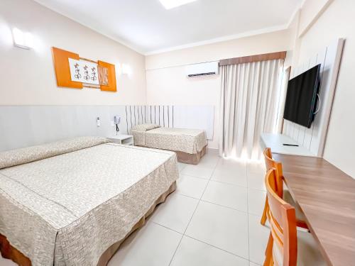 1 double bed, 1 bunk bed