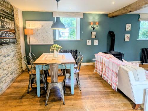 South Cotswolds cottage in Dauntsey