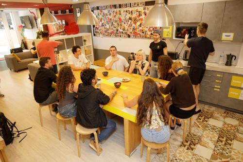 Hostel One Ramblas - image 14