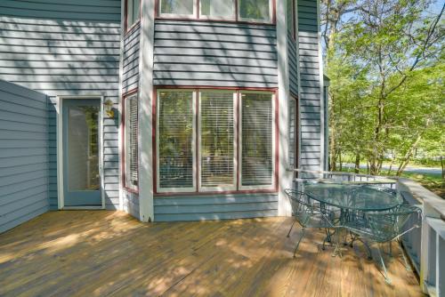 Updated Condo with Deck - 1 Mi to Wintergreen Resort - image 9