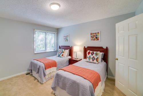 Updated Condo with Deck - 1 Mi to Wintergreen Resort - image 11