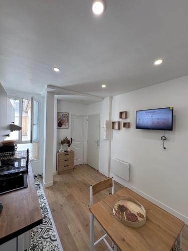 Studio cosy station métro Mairie - Location saisonnière - Aubervilliers