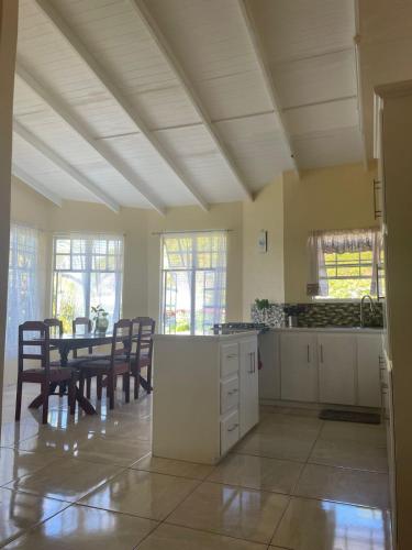 Hibiscus Apartment in Corinth