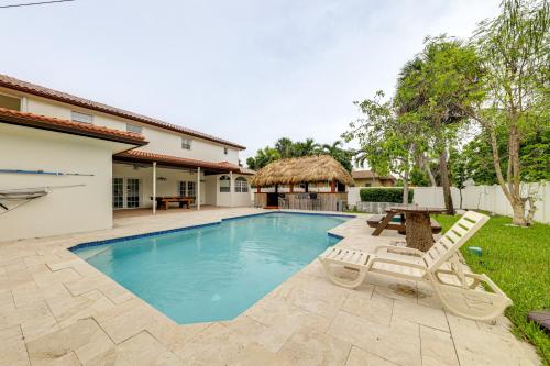 Swim, Barbecue and Game Home 4 Mi to Pompano Beach!