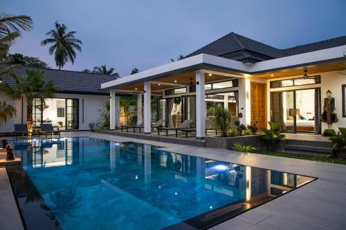 Villa Matara - Large & Stylish 5 Bedrooms with Pool