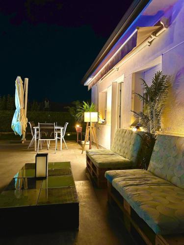 Casa Rural Madrid Pantano San Juan con Piscina y BBQ in Santa Maria Del Tietar