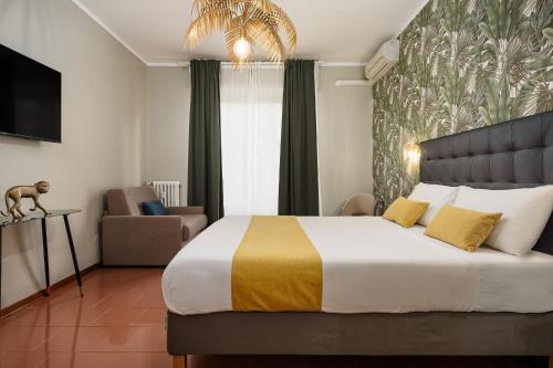 Stylish two-Bedroom apartment near Fiera Milano exhibition area just minutes from Wagner Metro Station Red Line M1, Milan