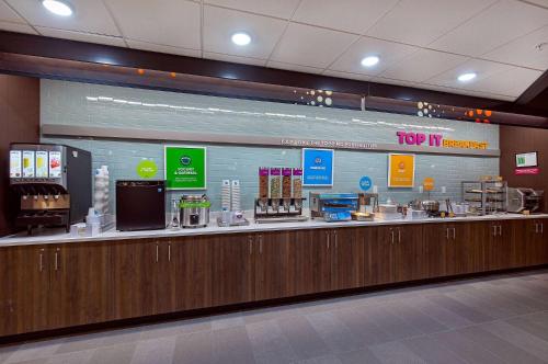 อาหารและเครื่องดื่ม, Tru by Hilton Stockbridge Eagles Landing in สตอกบริดจ์ (GA)