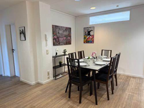 Modern Stay Hattersheim with four bedrooms in ฮัทเทอร์ไชม์ อัม ไมน์