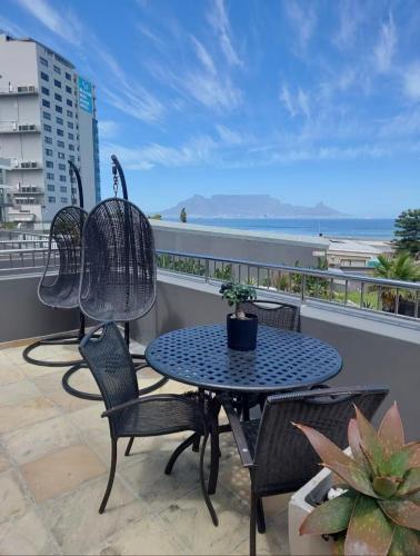 Infinity LG3 Seaview Beach Apartment