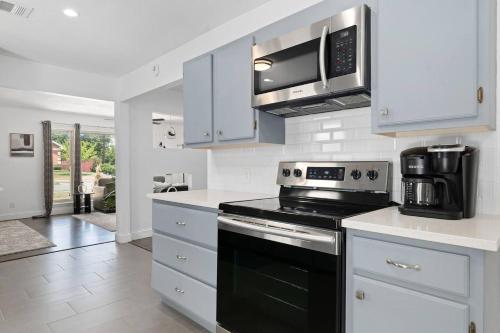 5 STAR House Cozy and Charming Centrally Located Modern Home in Dallas, USA