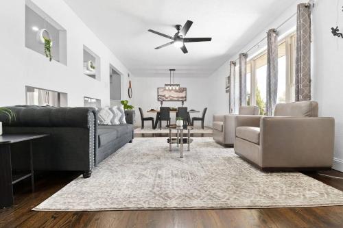 5 STAR House Cozy and Charming Centrally Located Modern Home in Dallas, USA