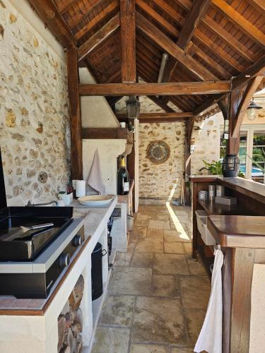 Villa familiale La Finca du champ de l'eau Avec sauna jacuzzi proche de Disney et Paris in Crecy-la-Chapelle