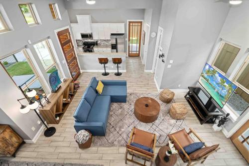 New Swanky Rustic Modern 5 STAR Home near Downtown in Dallas, USA