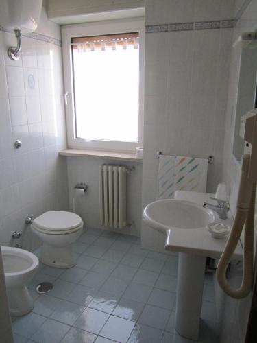 Tourist Hotel - image 13