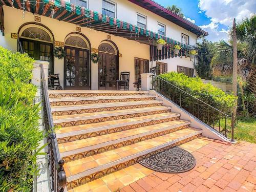 6 Bedroom Historic Home in Orlando nyugat