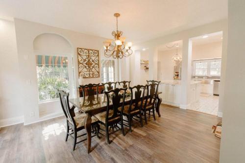 6 Bedroom Historic Home in Orlando nyugat