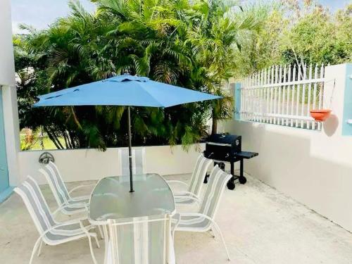 5BR 4BA Boquerón Retreat with Pool & Generator (5BR 4BA Boqueron Retreat with Pool & Generator) in โบเกรอน