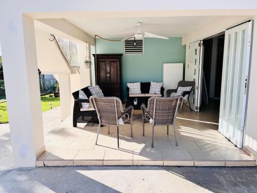 5BR 4BA Boquerón Retreat with Pool & Generator (5BR 4BA Boqueron Retreat with Pool & Generator) in โบเกรอน