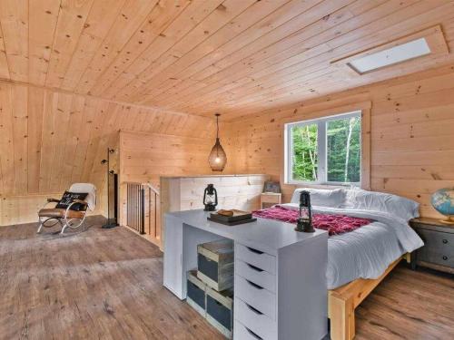 NEW Chalet des pins - lake access in 聖阿爾方斯 • 羅德里格斯 (QC)