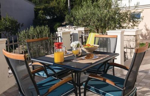 Apartmani Jurković 3 (Apartmani Jurkovic 3) in โคมาร์นา