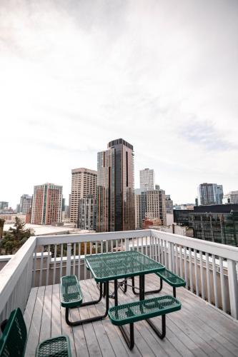 Walk to Convention Center, Paramount, Pike Place Market, Capital Hill, Parking Available in First Domb