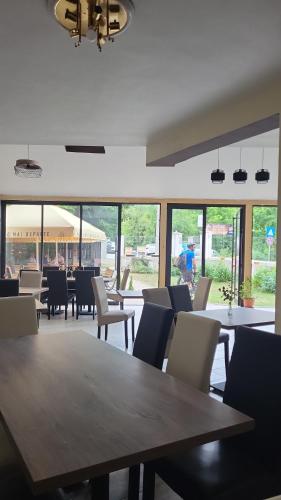 M7 Villa Bed& Bistro in 蒂米蘇爾德約斯