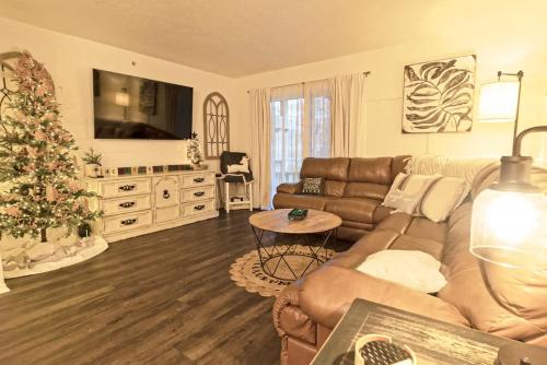 Ashleys Luxurious Snuggery! in Branson, USA